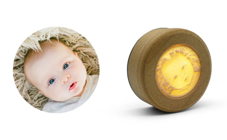 Lithophanie 3D personnalisée avec une photo de bébé, cadeau original pour une naissance ou un baptême.